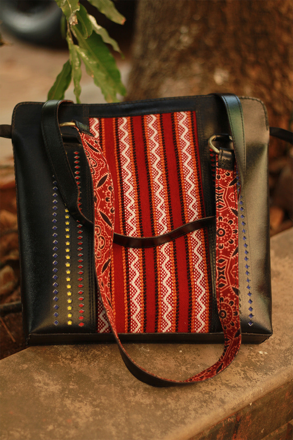 Handcrafted Kutch Leather Bag | Noir