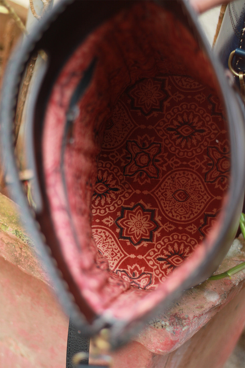 Handcrafted Kutch Leather Bag | Mirrorwork | Noir