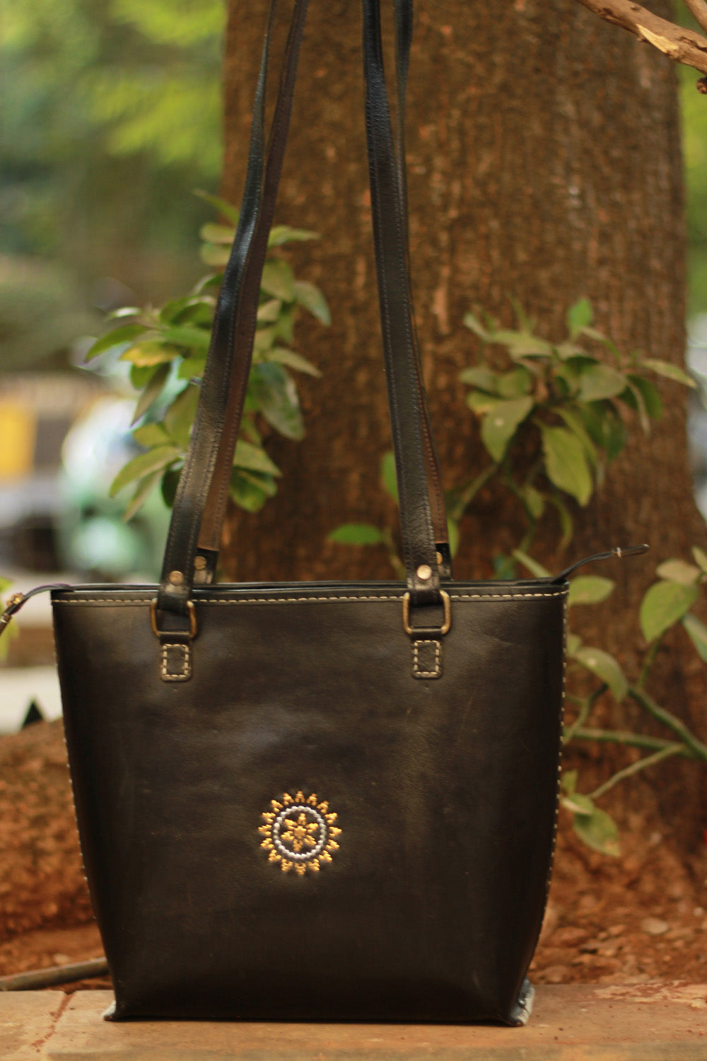 Handcrafted Kutch Leather Bag | Punchwork | Noir