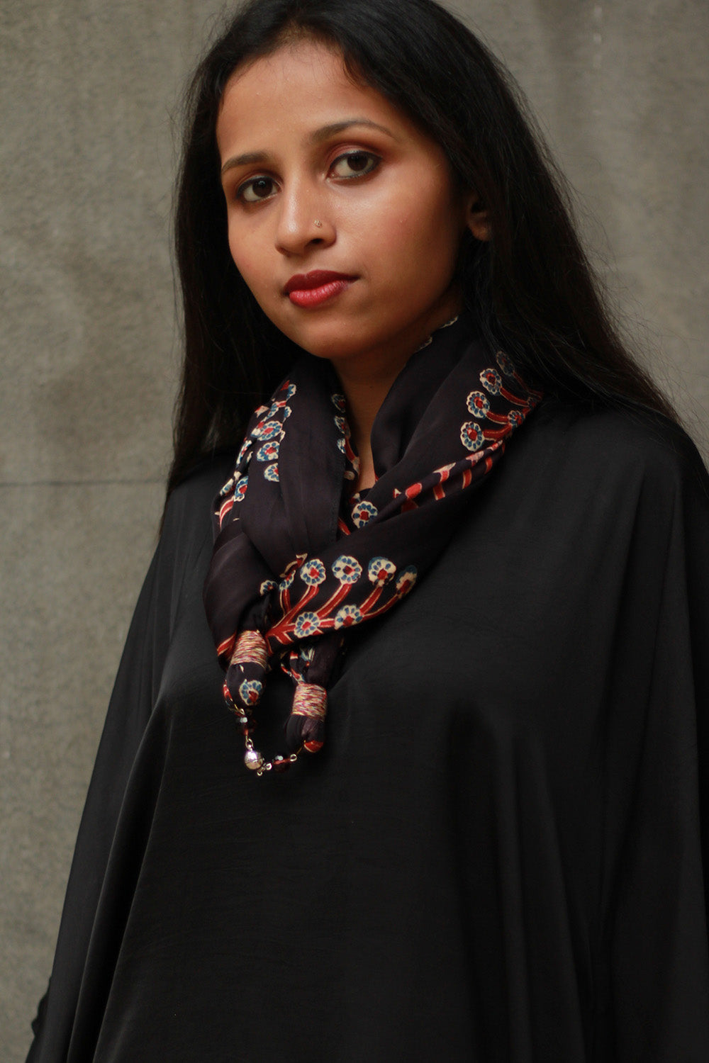 Scarf with Magnets | Noir Booti Ajrakh