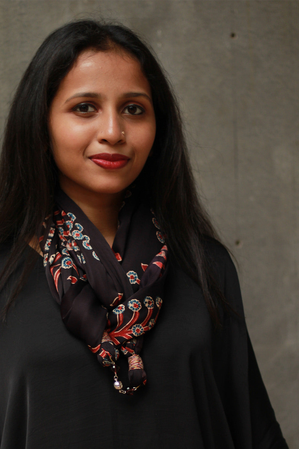 Scarf with Magnets | Noir Booti Ajrakh