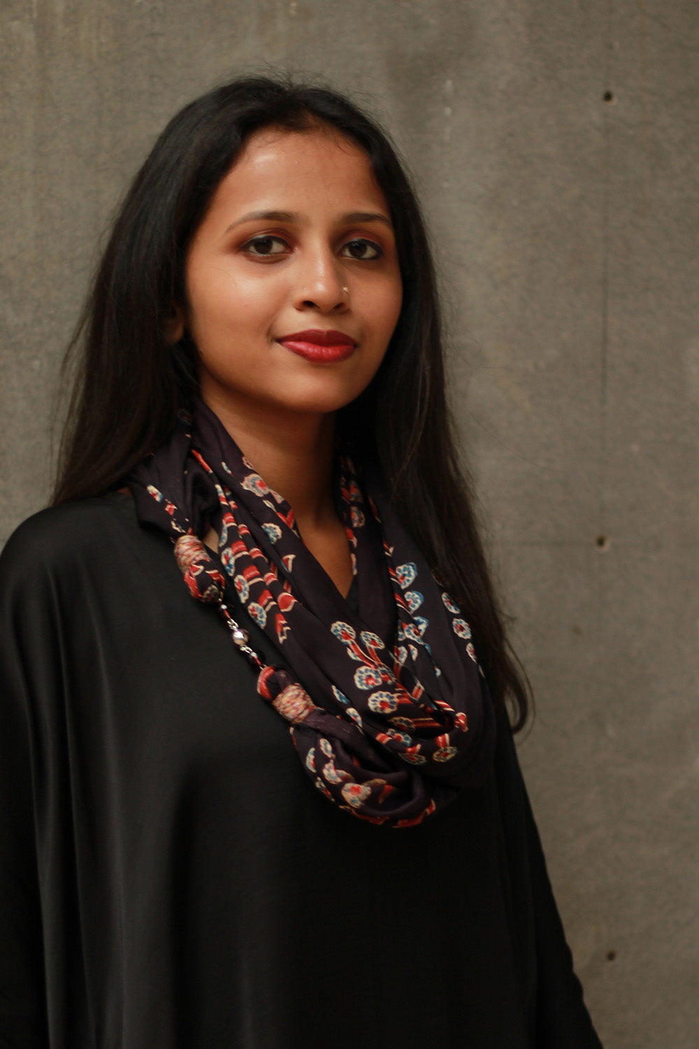 Scarf with Magnets | Noir Booti Ajrakh