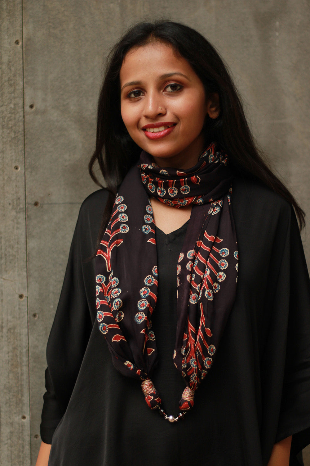 Scarf with Magnets | Noir Booti Ajrakh