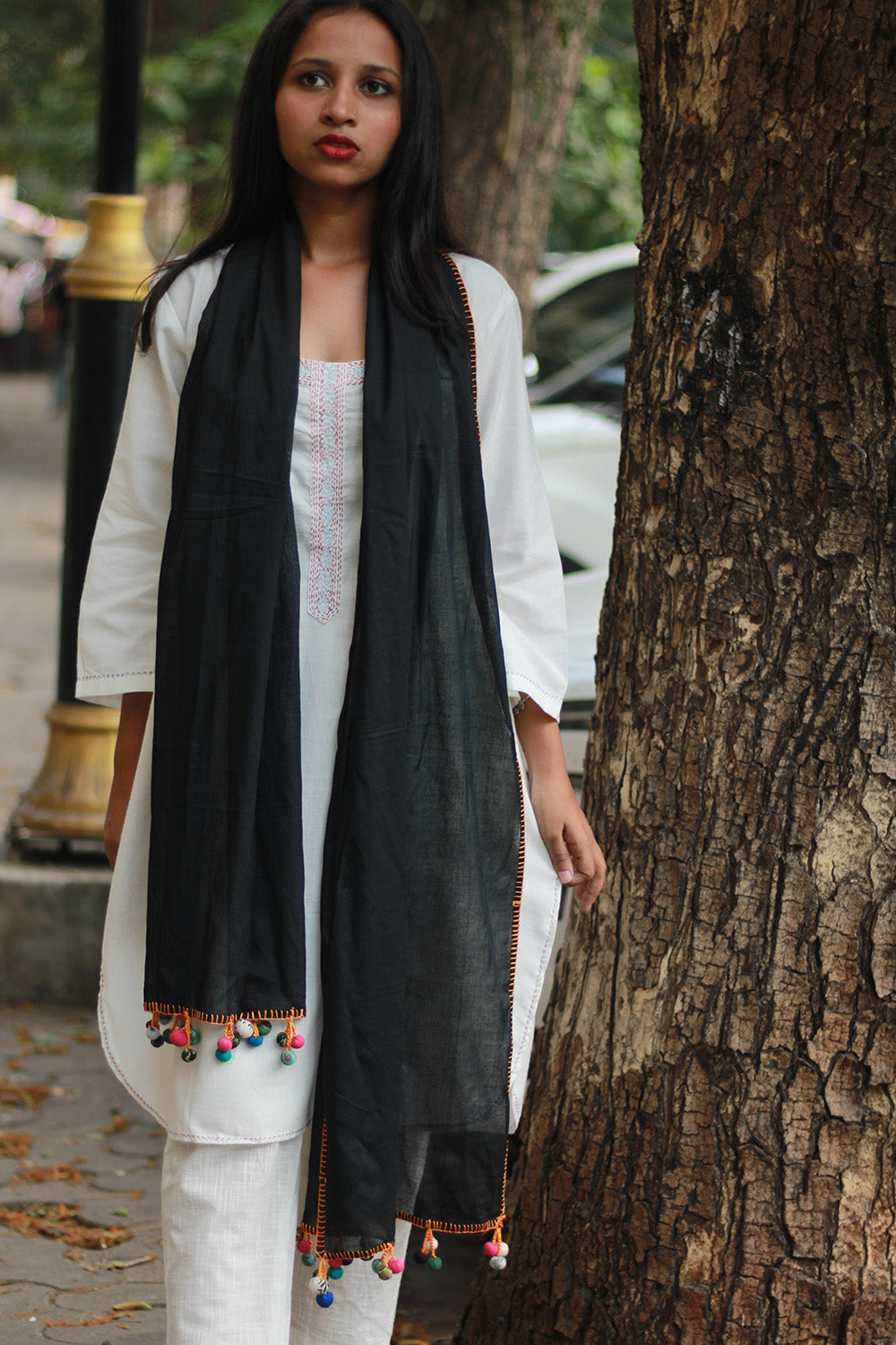 Mul Stole with Chindi Potli | Noir with Tangerine