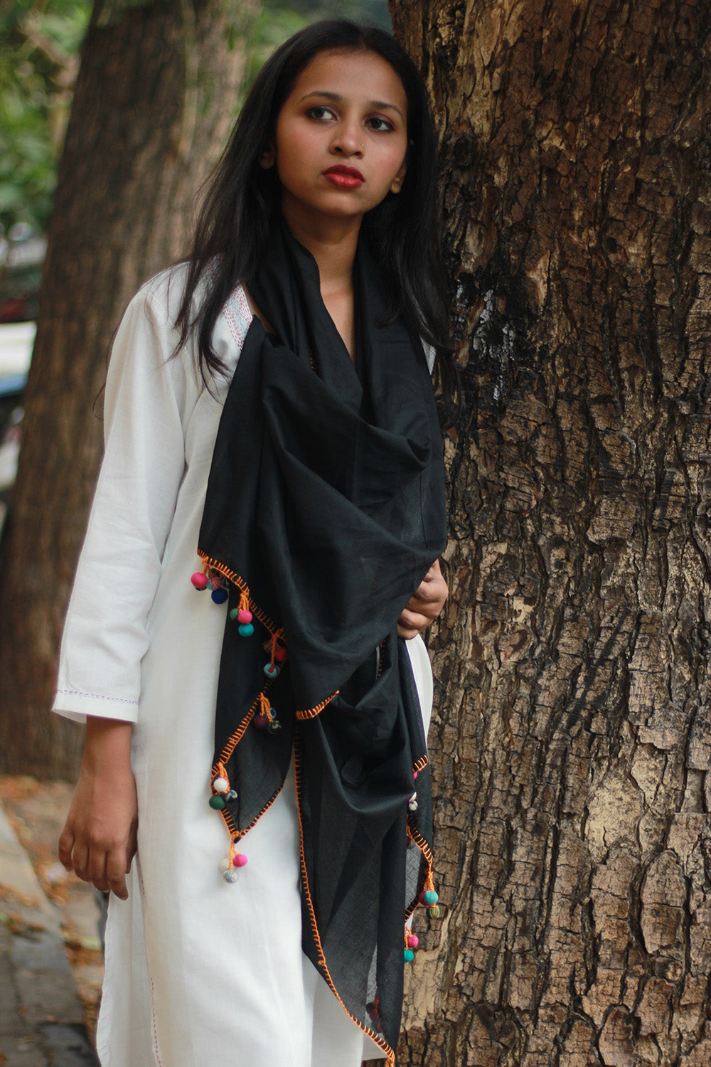 Mul Stole with Chindi Potli | Noir with Tangerine