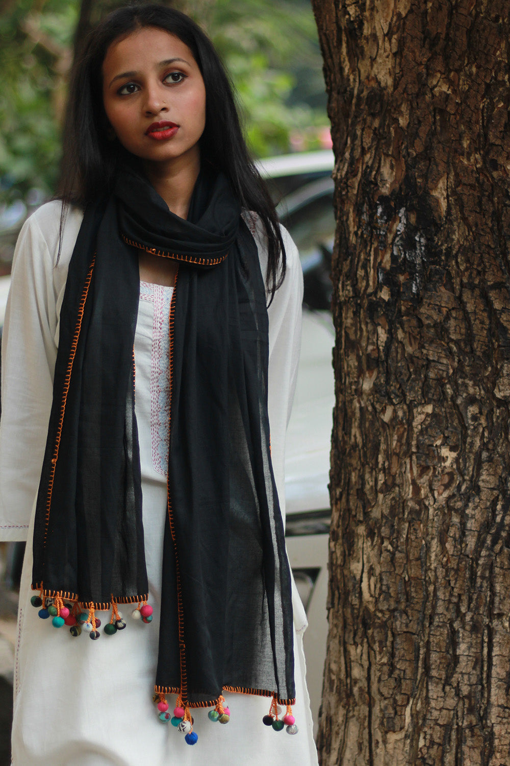 Mul Stole with Chindi Potli | Noir with Tangerine