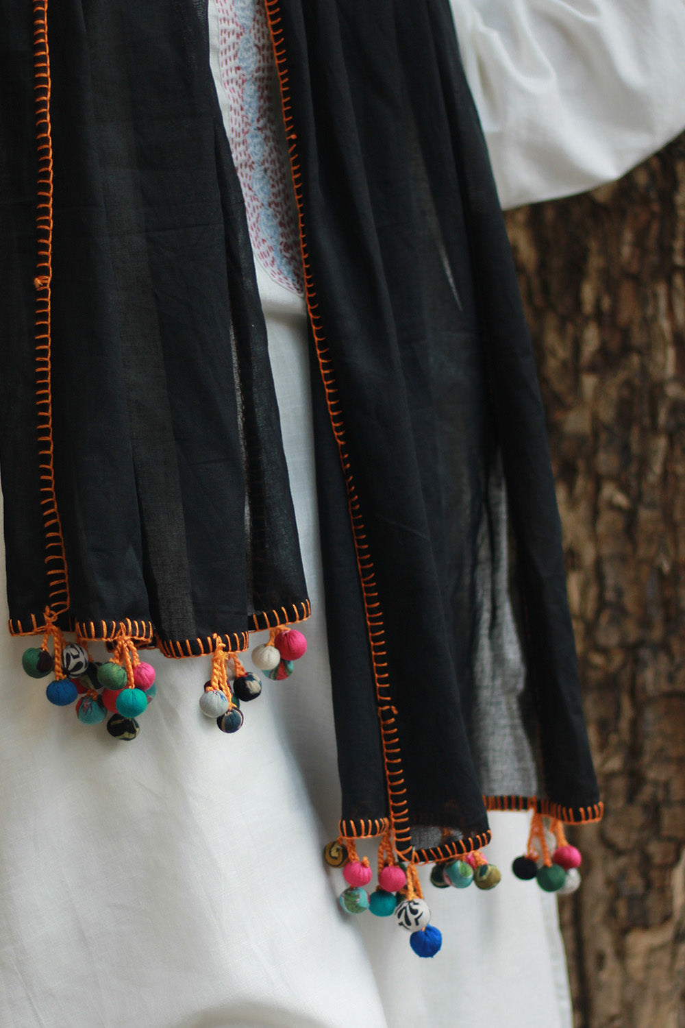 Mul Stole with Chindi Potli | Noir with Tangerine