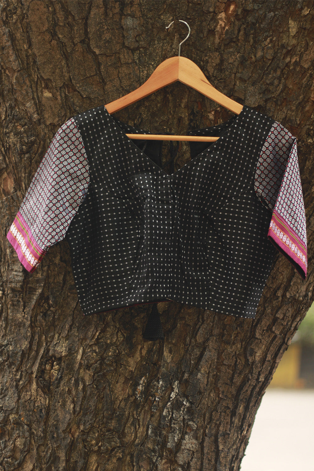 Sleeved Blouse | Noir with Silver Khunn