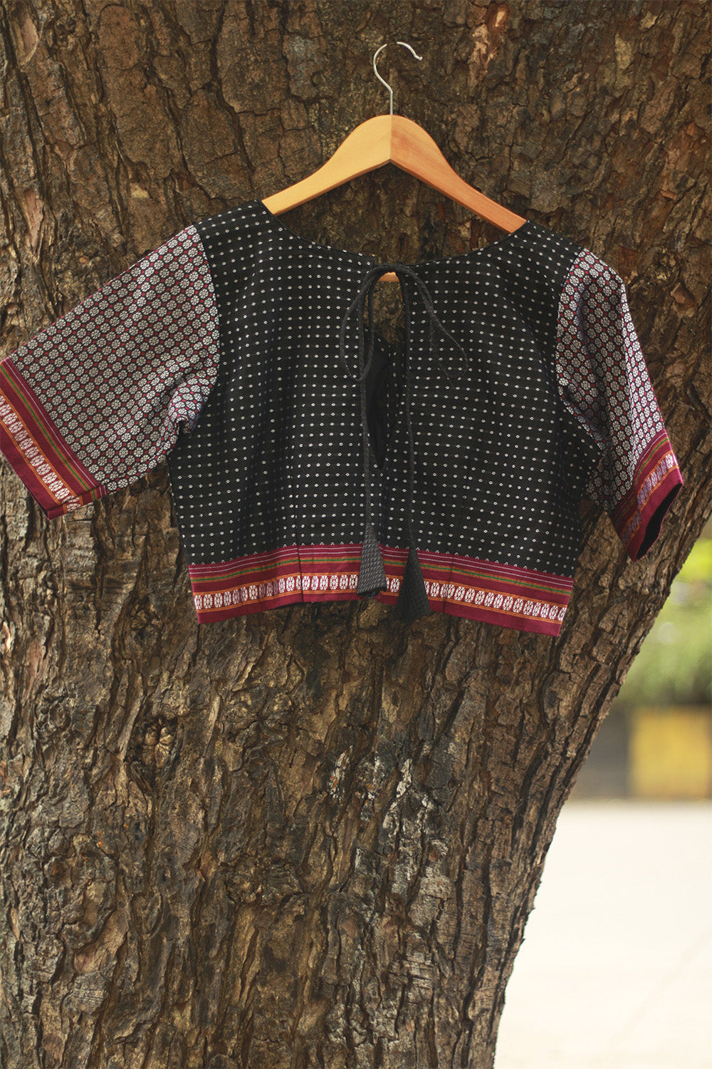 Sleeved Blouse | Noir with Silver Khunn