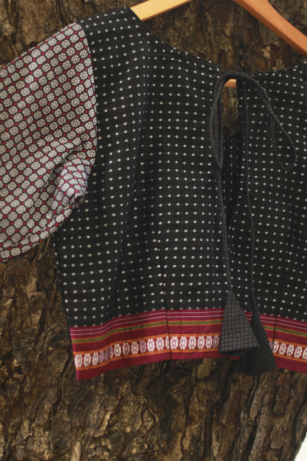 Sleeved Blouse | Noir with Silver Khunn