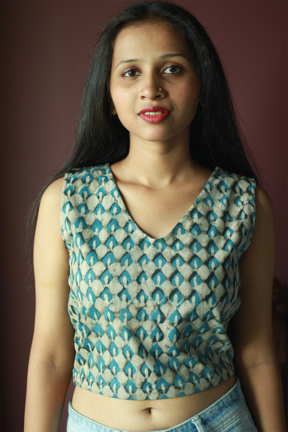 Kirgiti | Stretchable Blouse / Crop Top | Sleeveless | Grey-Blue Buta Dabu
