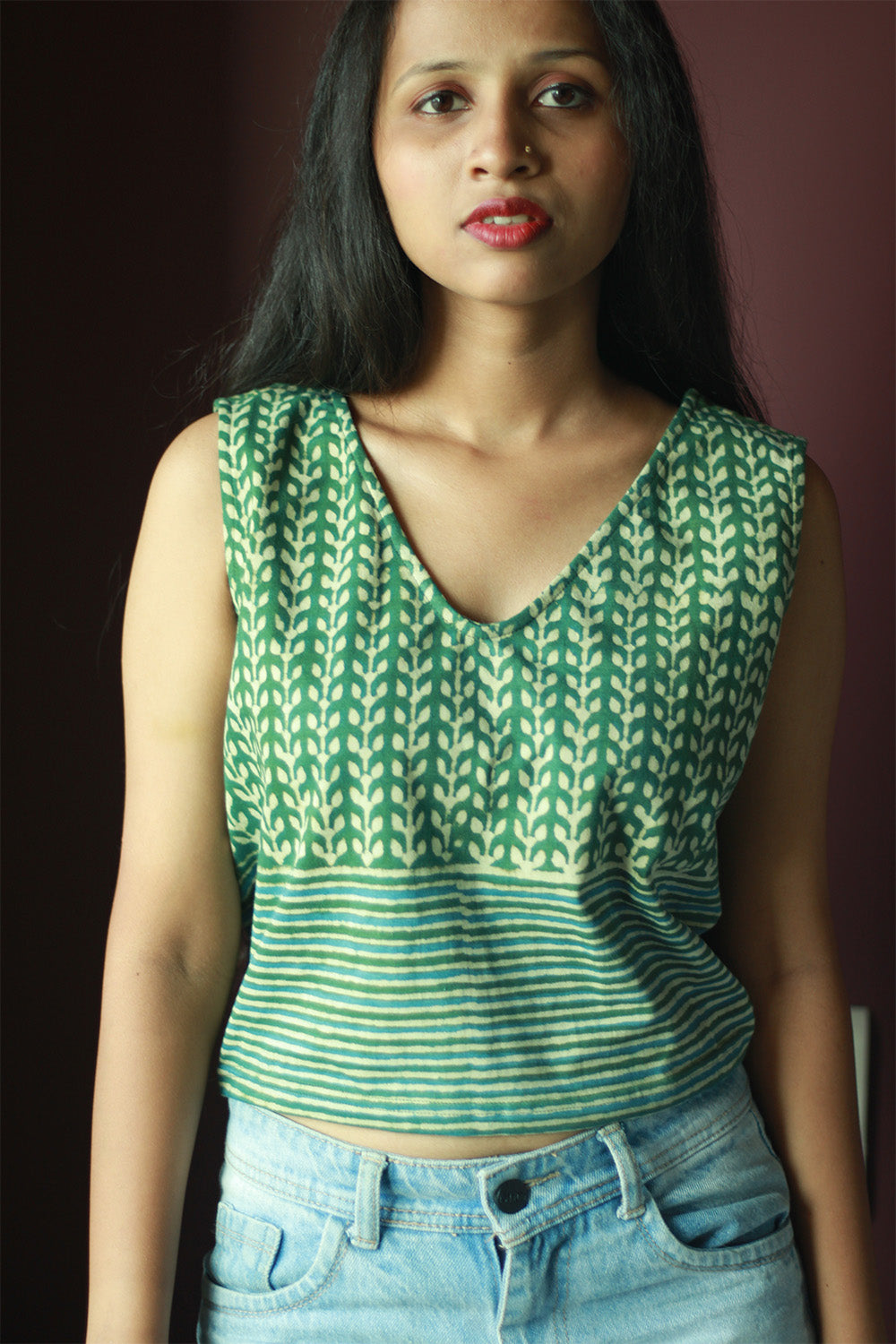 Kirgiti | Stretchable Blouse / Crop Top | Sleeveless | Green Leaf and Lined Dabu