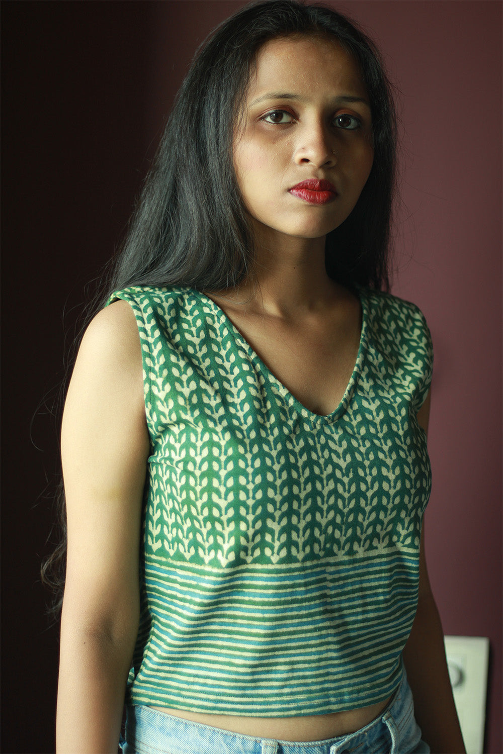 Kirgiti | Stretchable Blouse / Crop Top | Sleeveless | Green Leaf and Lined Dabu