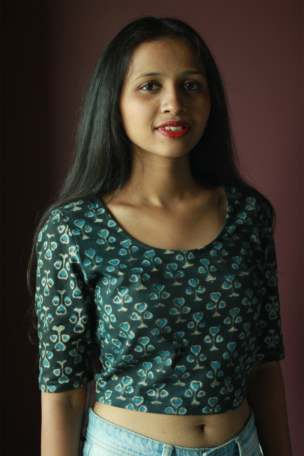 Kirgiti | Stretchable Blouse / Crop Top | Grey Guldasta Dabu