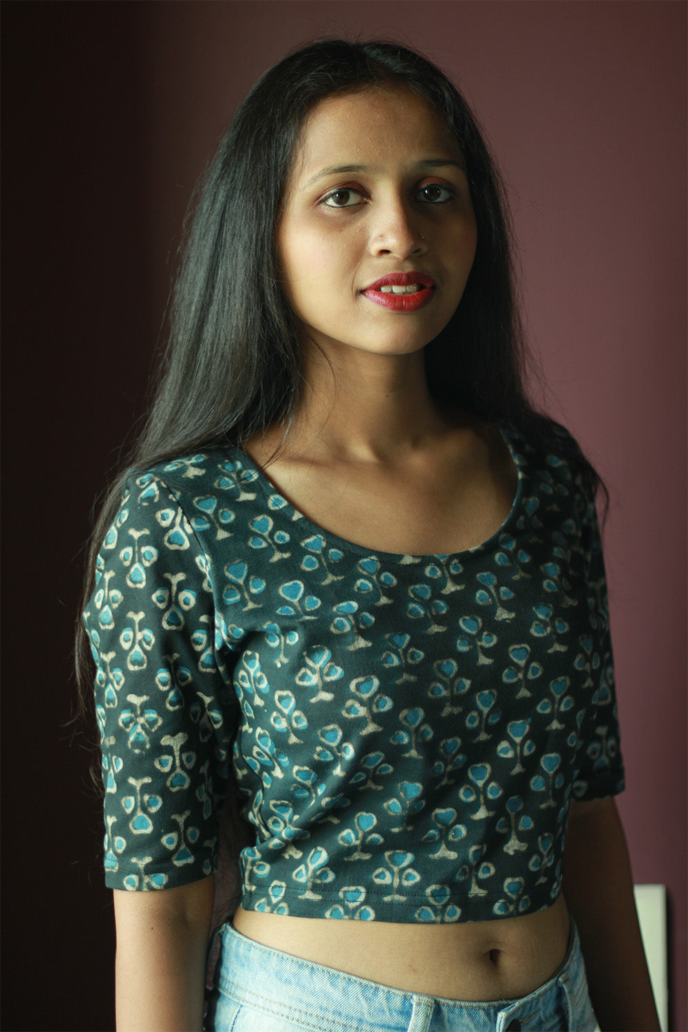 Kirgiti | Stretchable Blouse / Crop Top | Grey Guldasta Dabu