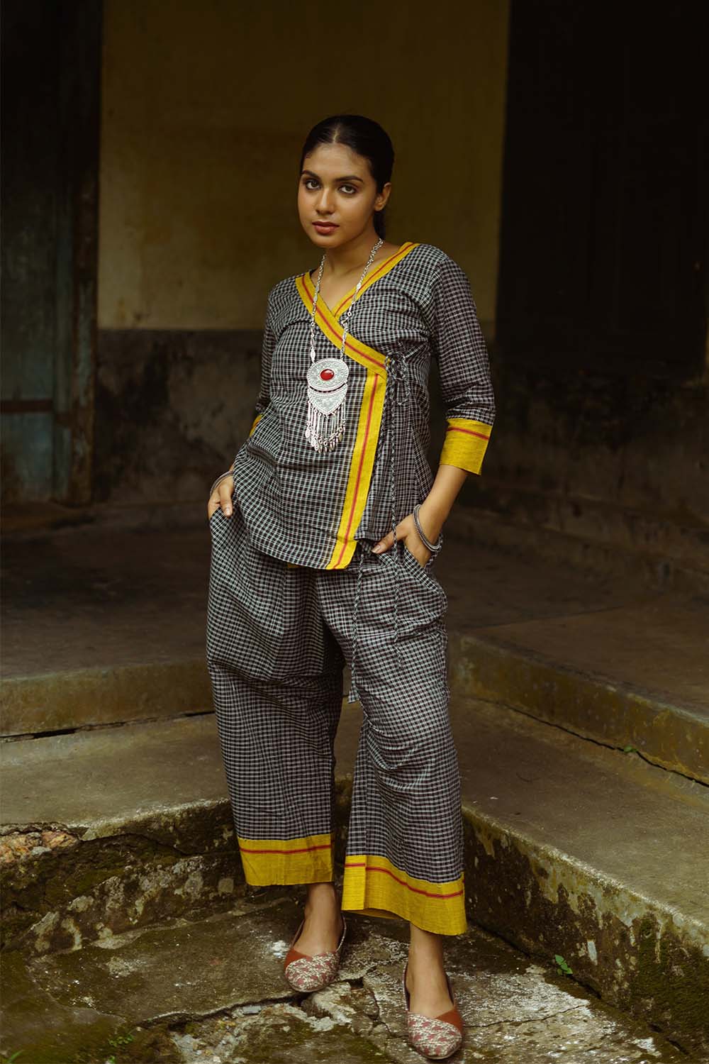 Vasundhara Syahi | Patteda Aanchu Co-Ord Set | Yellow