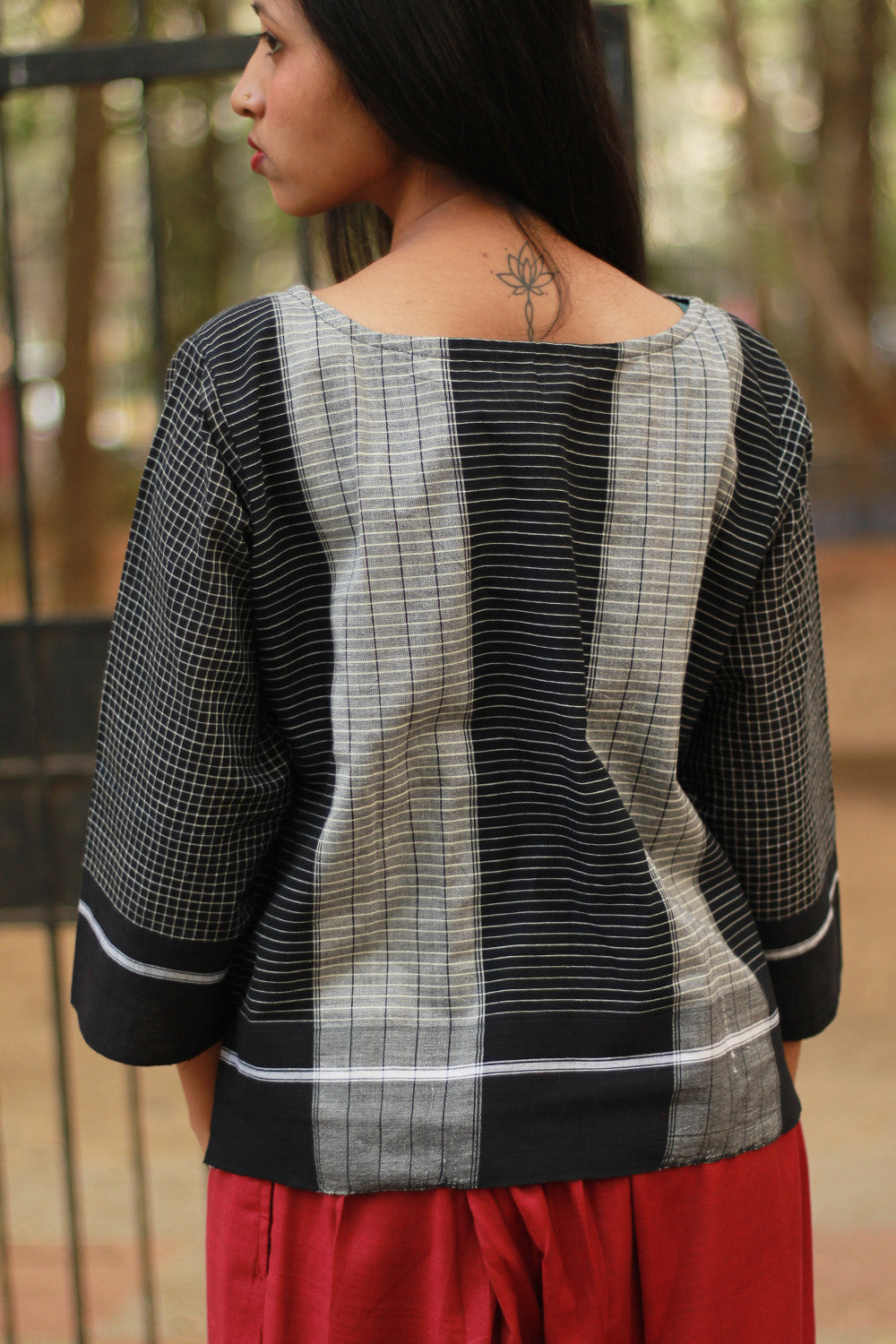 Gor Banjara | Embroidered Patteda Anchu Crop Top | Slate