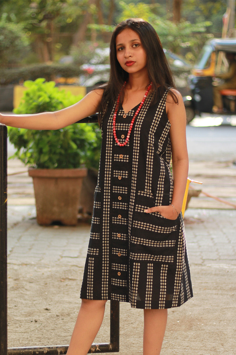 Titli | Short Dress | Noir with White