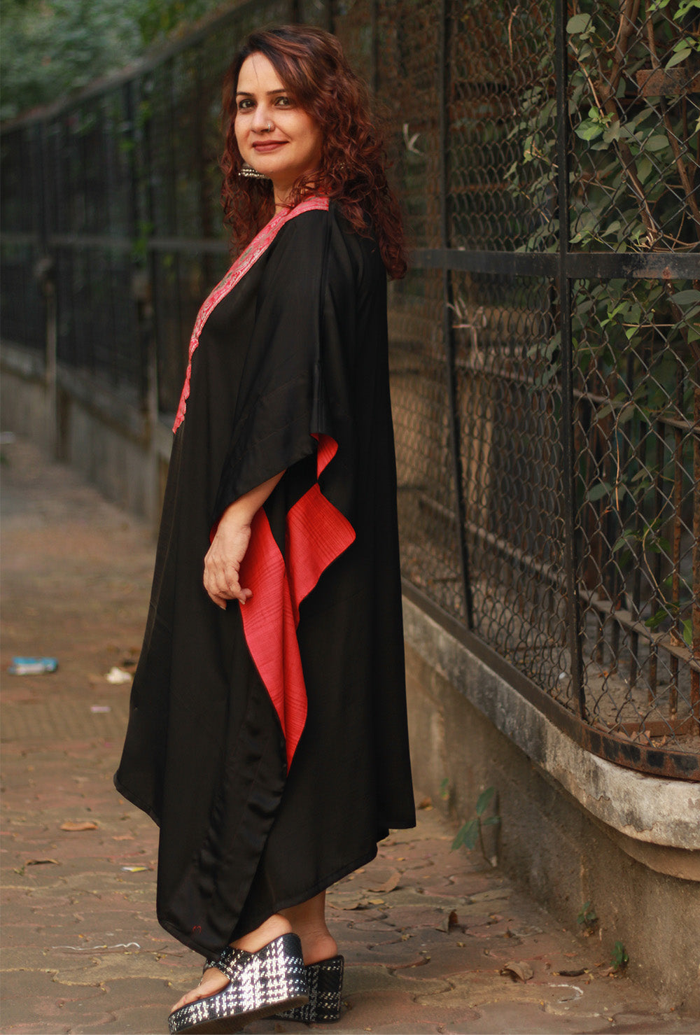 Banarasi Sitaara | Modal Silk Kaftan | Noir