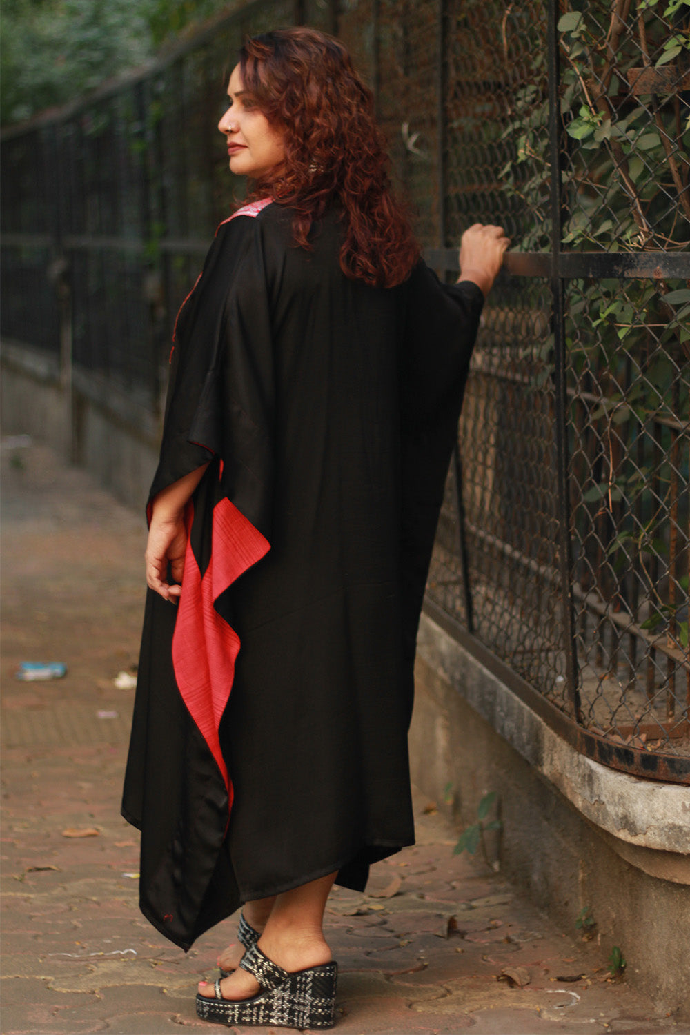 Banarasi Sitaara | Modal Silk Kaftan | Noir