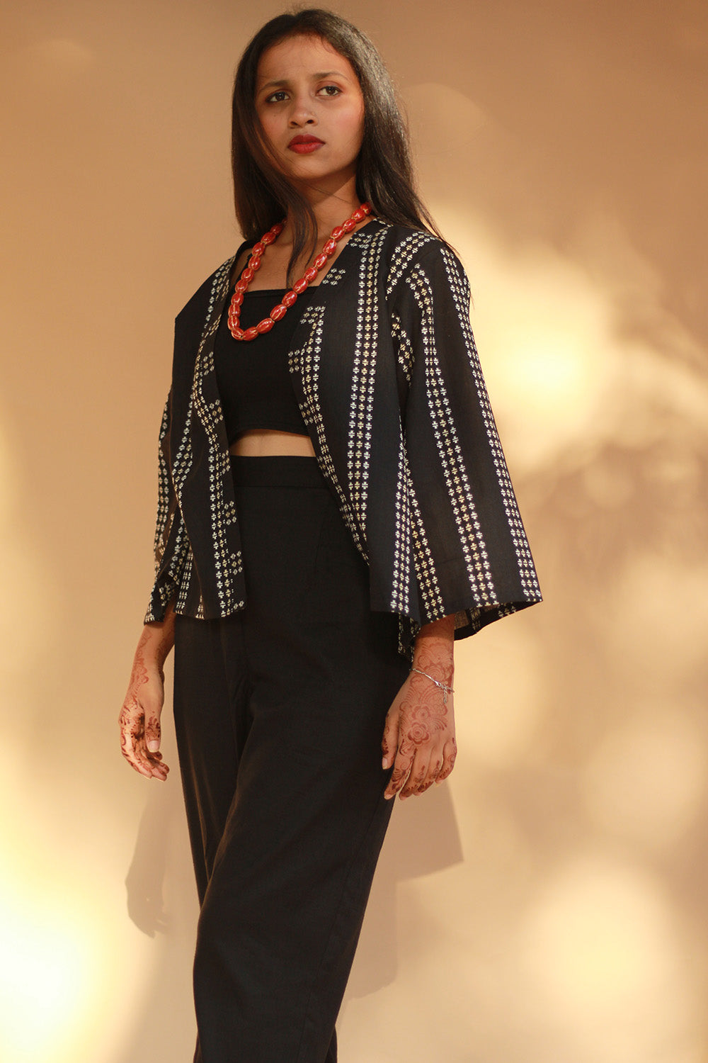 Raahat | Light Jacket | South Cotton | Noir with White