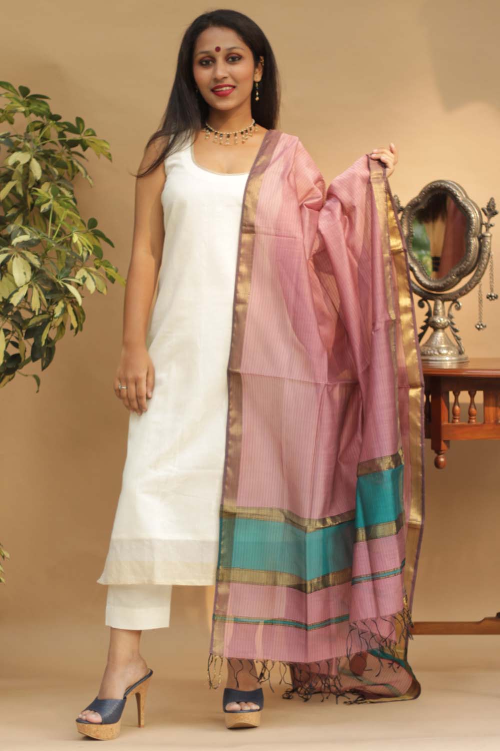 Abha | Sleeveless Long Kurta | Banarasi Cotton