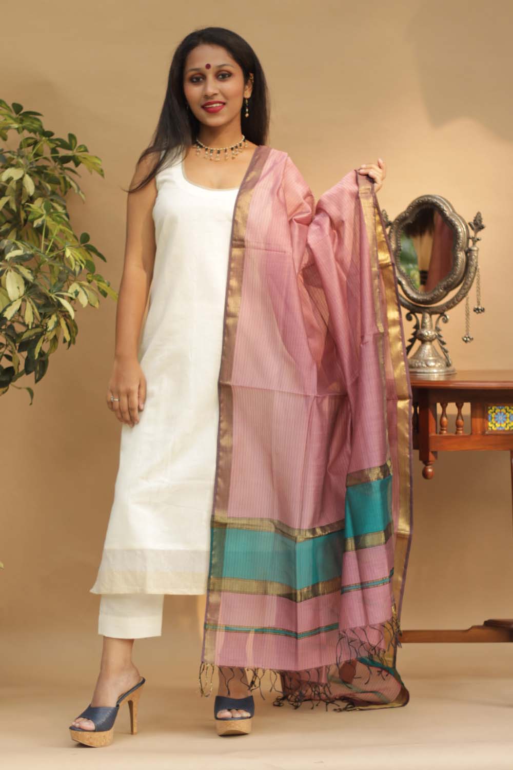 Abha | Sleeveless Long Kurta | Banarasi Cotton