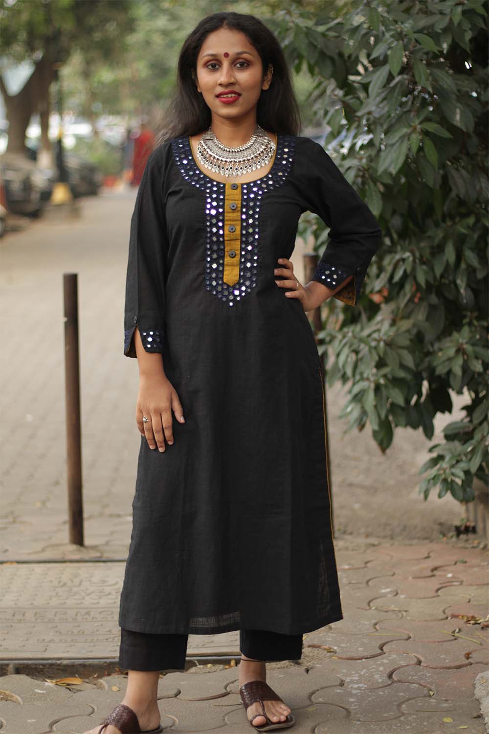 Shishej | Kurta with Mirrorwork | Black