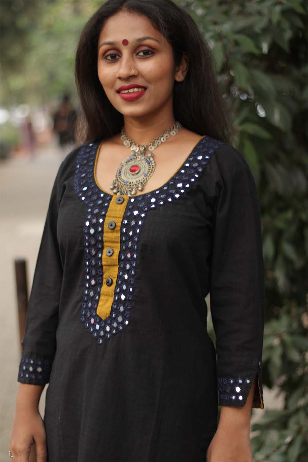 Shishej | Kurta with Mirrorwork | Black