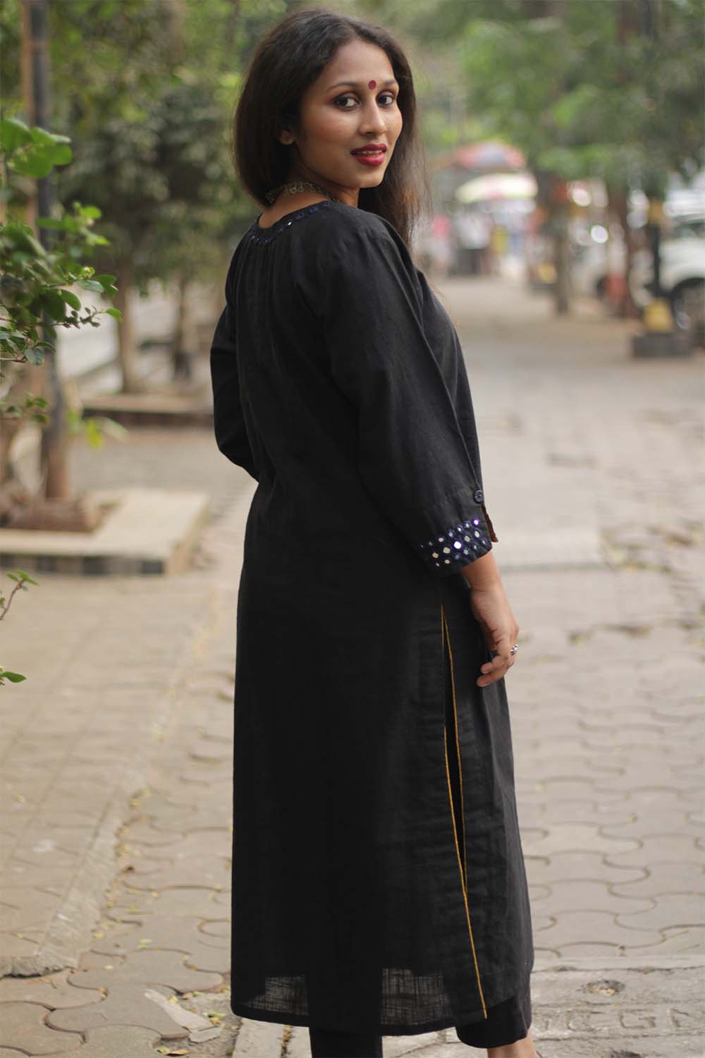 Shishej | Kurta with Mirrorwork | Black