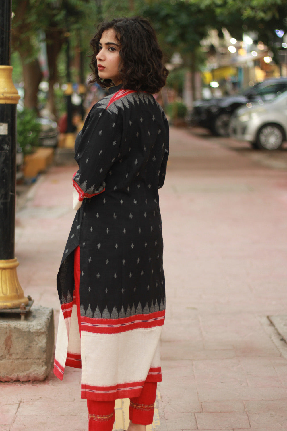 Vritti | Ikkat Kurta | Black with Ivory & Red