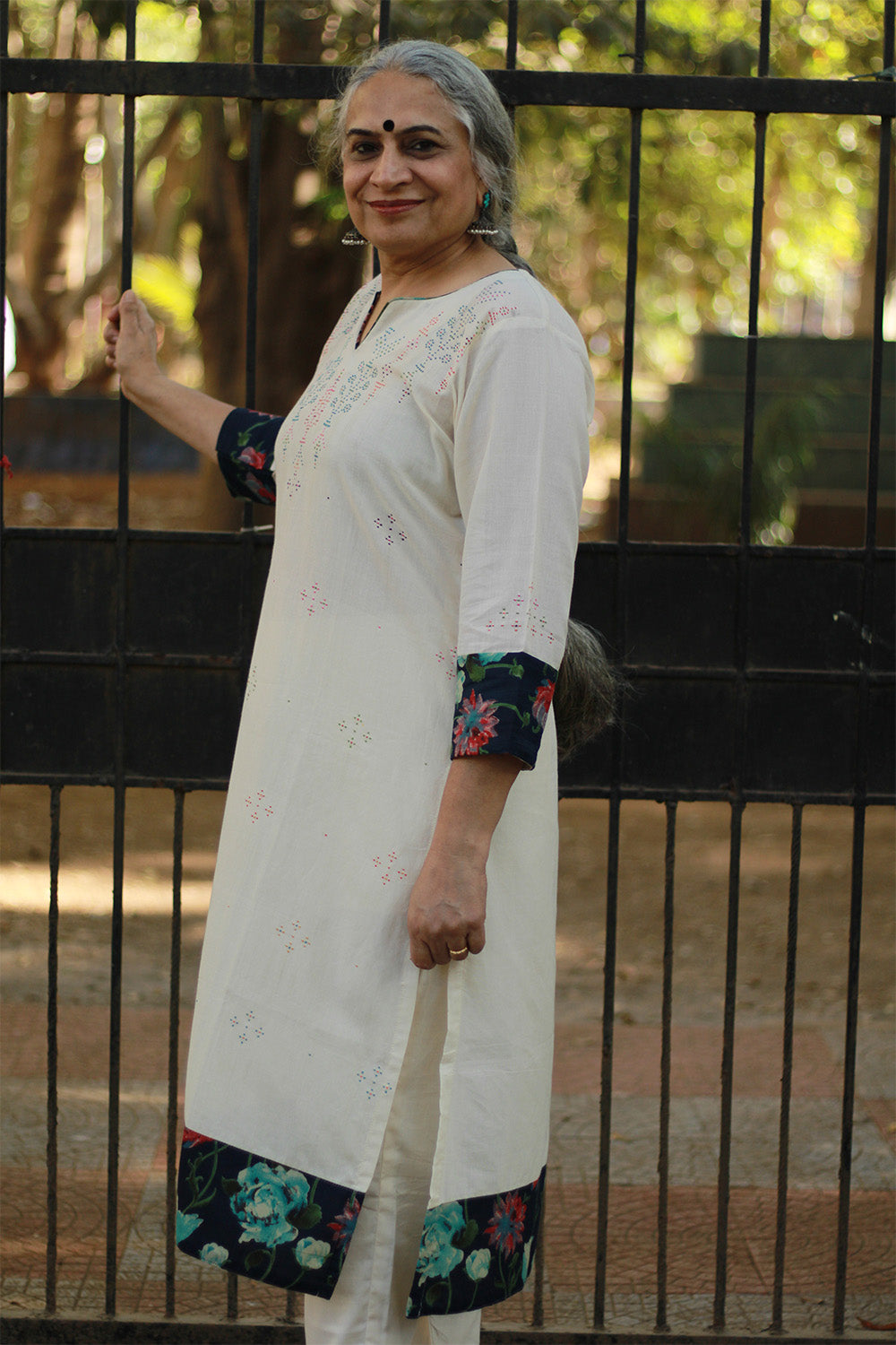 Daana | Tangaliya Kurta | Ivory With Navy Sanganeri