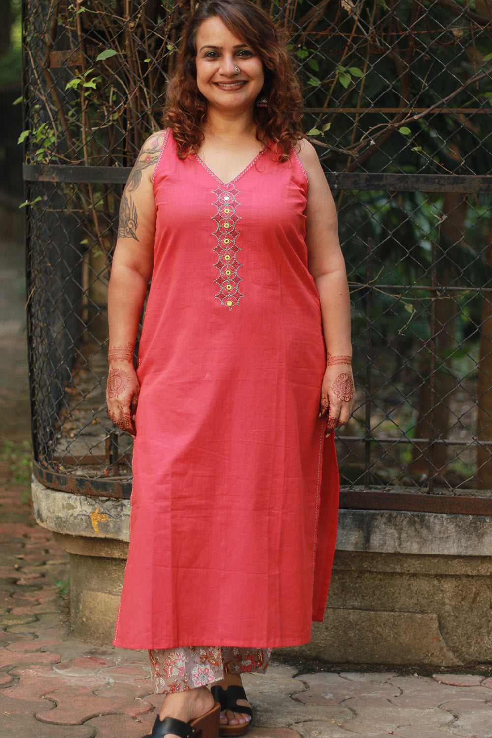 Riya | Sleeveless Embroidered Cotton Kurta | Coral