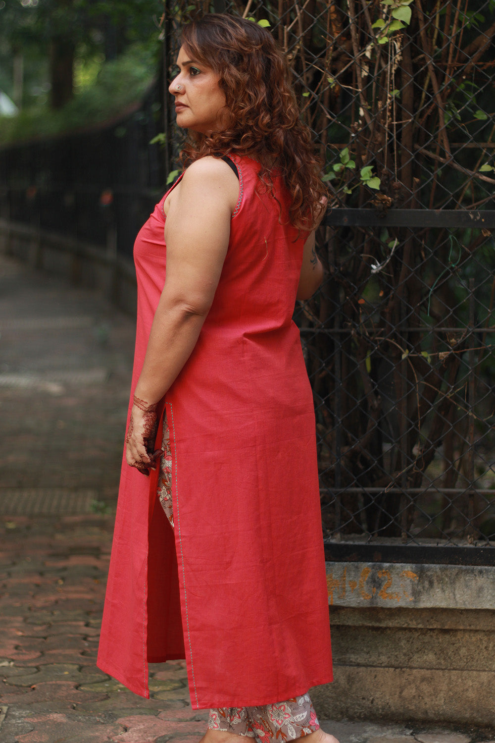 Riya | Sleeveless Embroidered Cotton Kurta | Coral