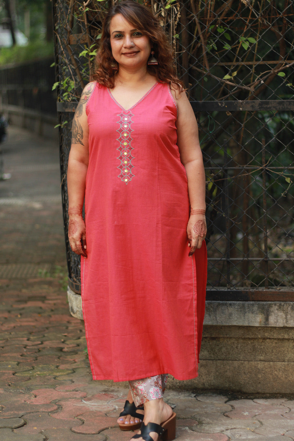 Riya | Sleeveless Embroidered Cotton Kurta | Coral