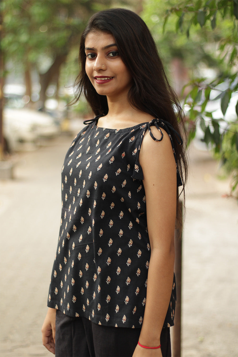 Chanchal | Dori Top | Noir Buti Bagru