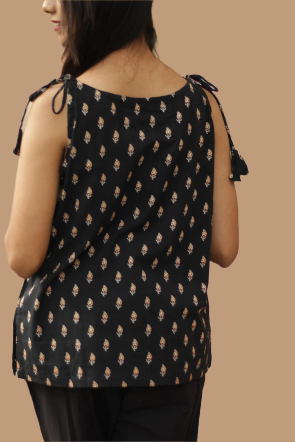 Chanchal | Dori Top | Noir Buti Bagru