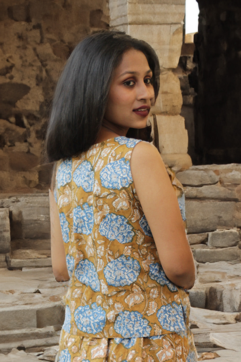 Parthavi | Crop top | Cinnamon & Blue Blooms Sanganeri