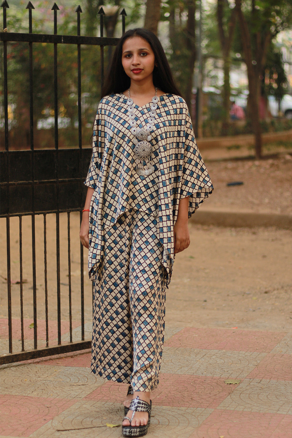 Taarini | Modal Silk Kaftan Top | Beige Hexagon