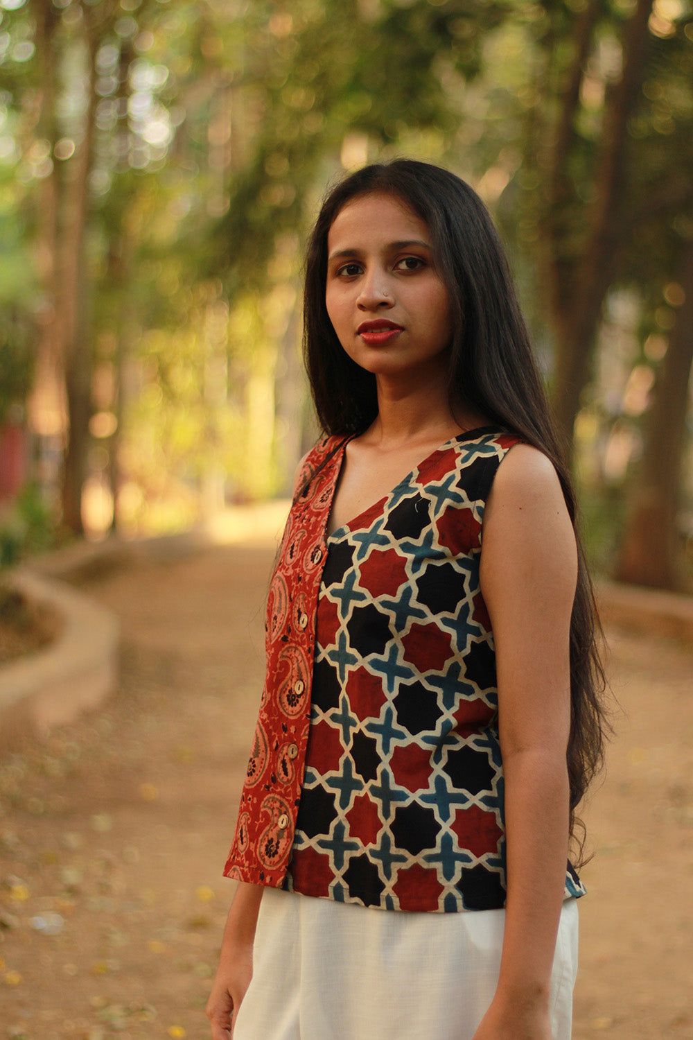 Front Buttoned Vest | Cotton | Madder Shatkon with Rust Kairi Ajrakh