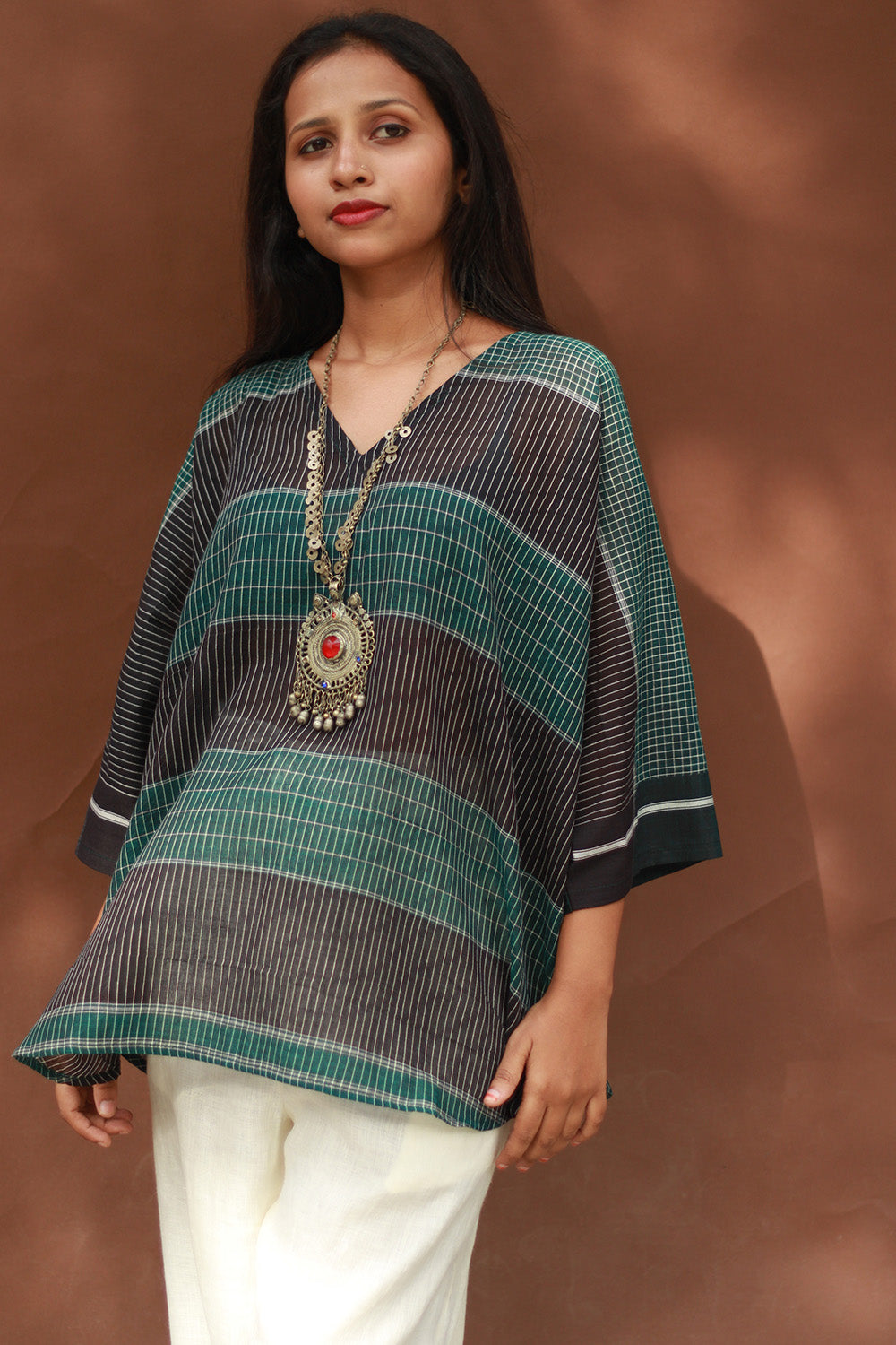 Taral | Anti Fit Cotton Top | Patteda Anchu | Noir with Green