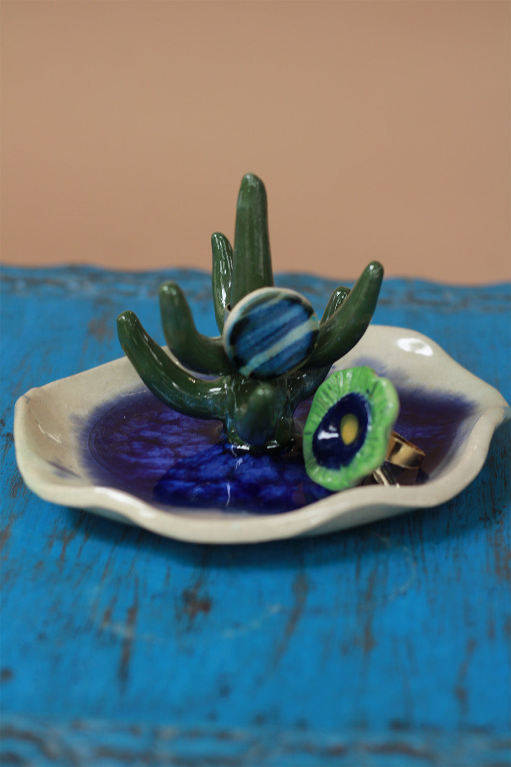 Mrudgandh | Ceramic Ring Holder Indigo Crackle Glaze