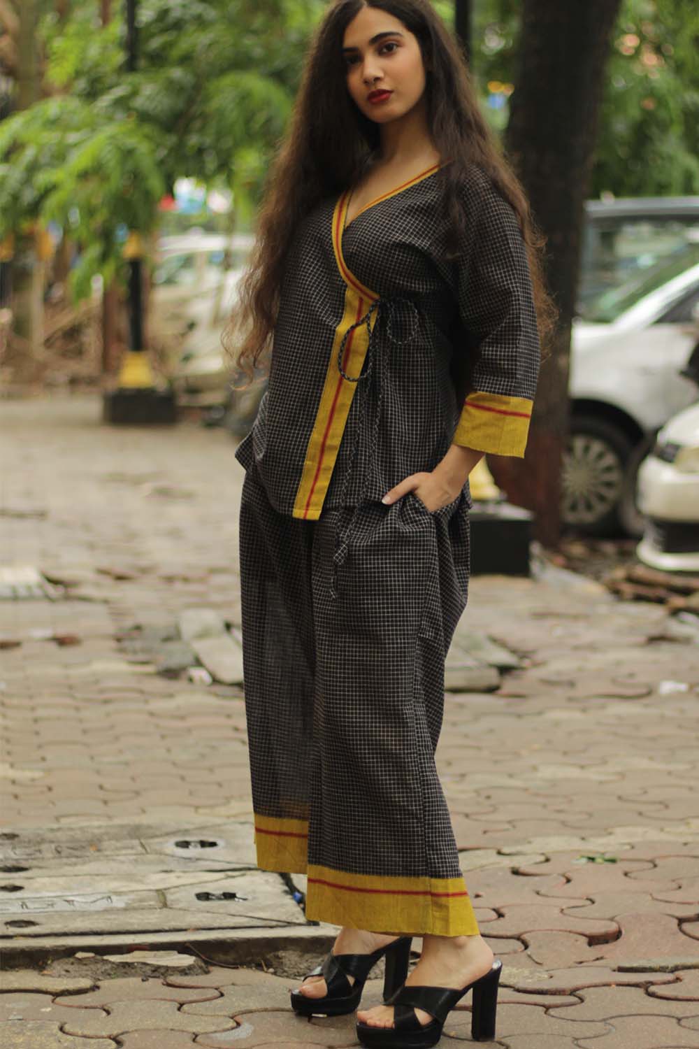 Vasundhara Syahi | Patteda Aanchu Co-Ord Set | Yellow