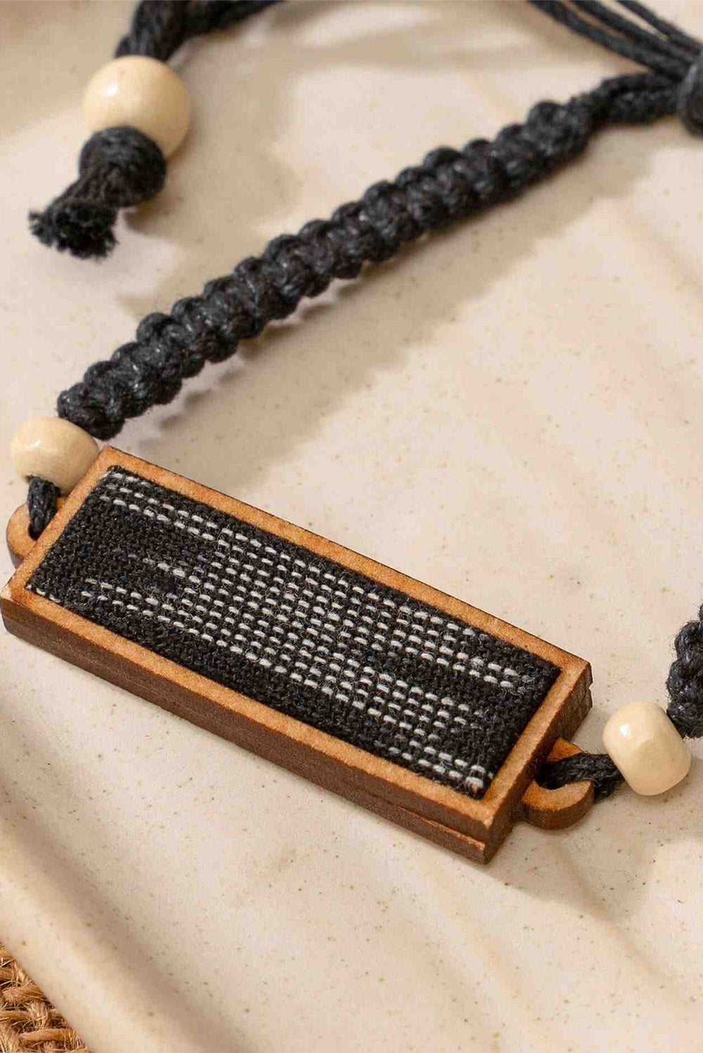 Abira | Chindi Fabric & Wood Bracelet | Noir