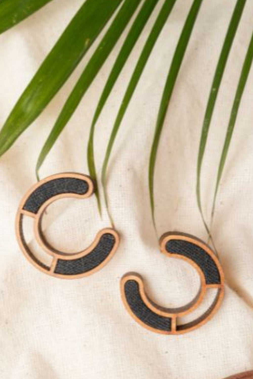 Abira | Chindi Fabric & Wood Earrings | Noir