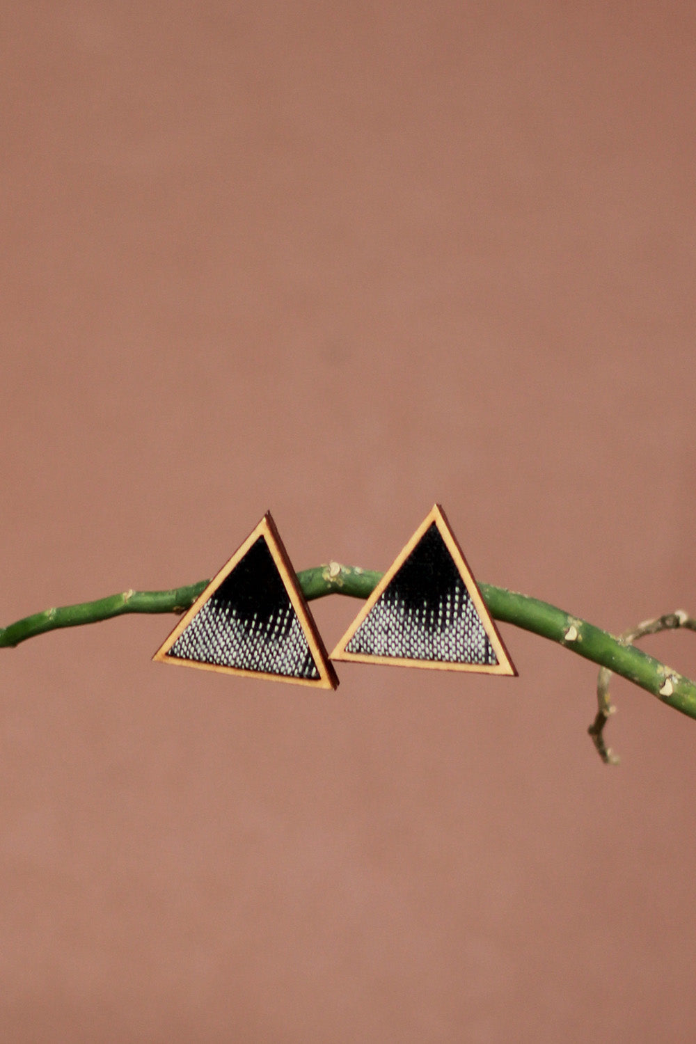 Abira | Chindi Fabric & Wood Earrings | Noir & White