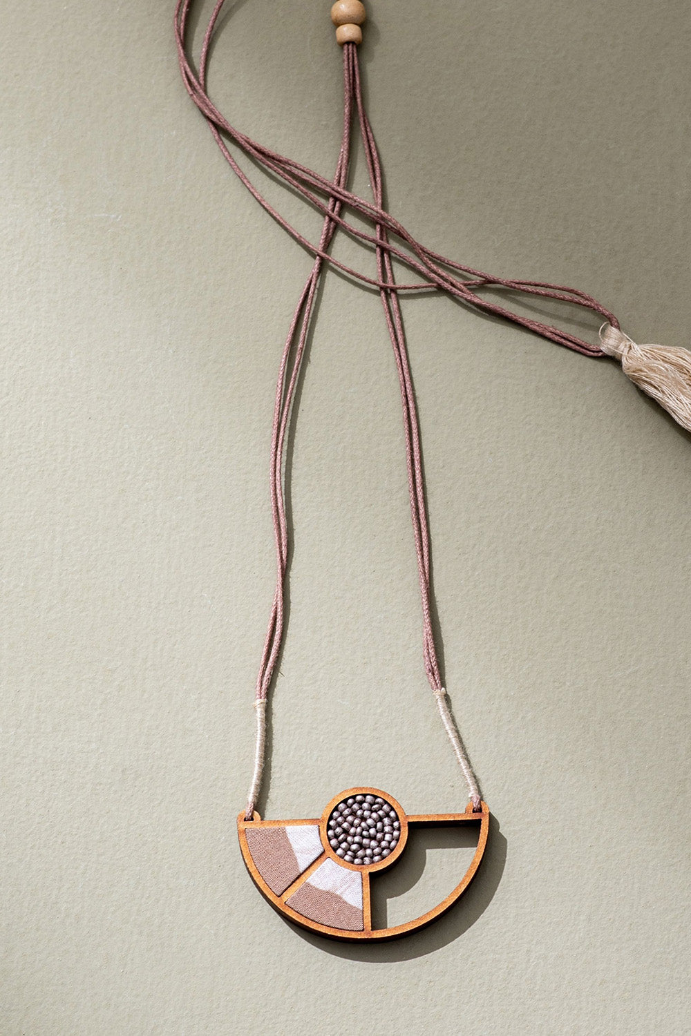 Abira | Chindi Fabric & Wood Necklace | Beige & White