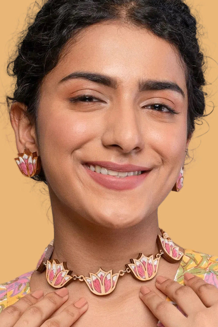 Abira | Chindi Fabric & Wood Necklace | Pink