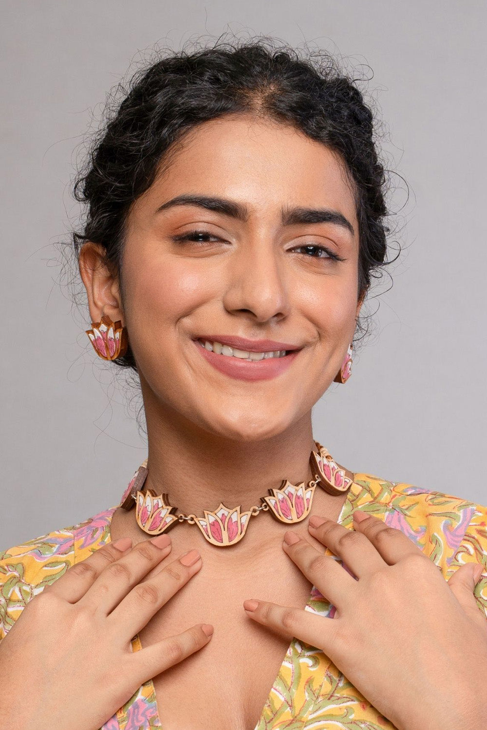 Abira | Chindi Fabric & Wood Necklace | Pink