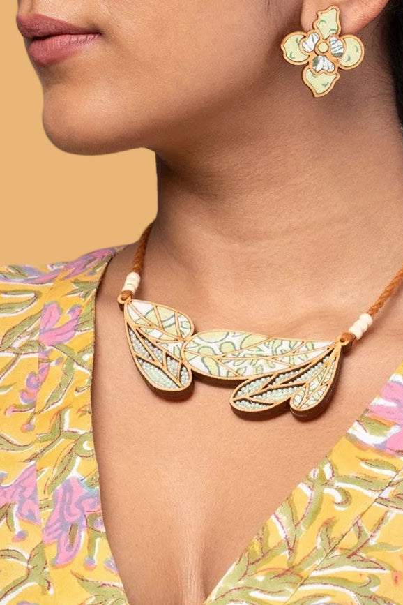 Abira | Chindi Fabric & Wood Necklace | Green